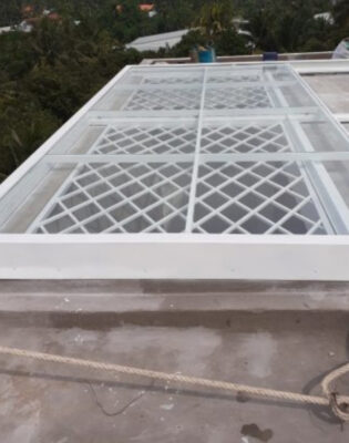 giếng trời kính hòa tiến