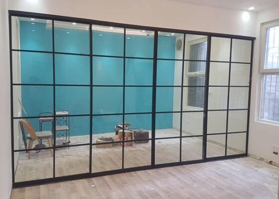 Vách kính cường lực văn phòng