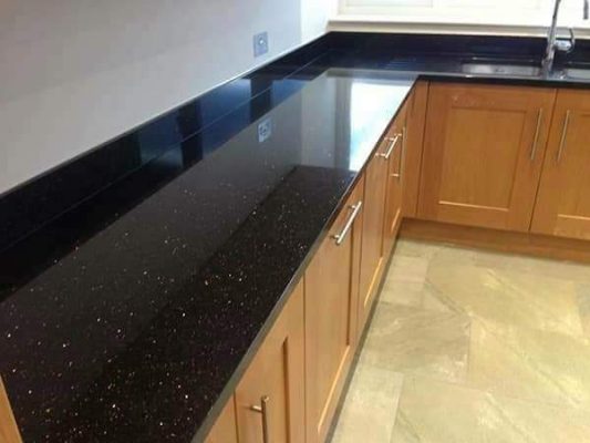 mặt bàn đá 2025