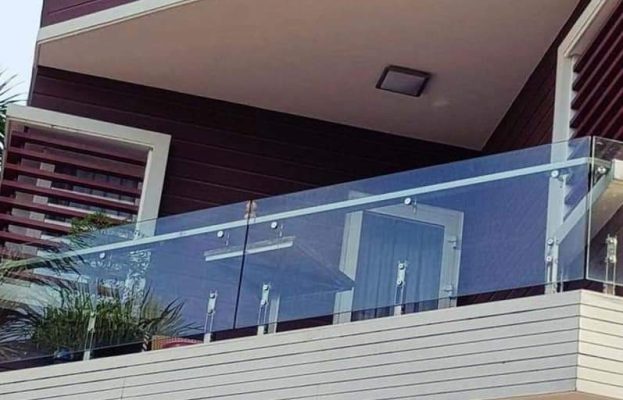 giá lan can kính 2025